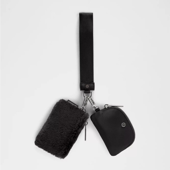 Lululemon Dual Pouch Wristlet Plush Fleece Black‎ NWT - Picture 1 of 2